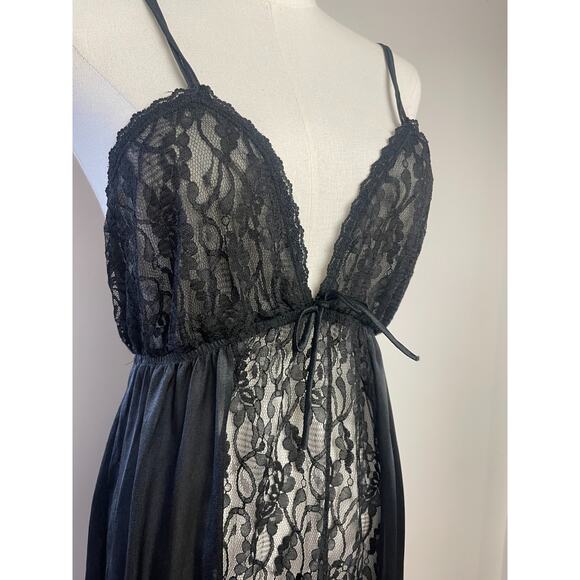 Vintage 80s Sheer Black Lace Romantic Dark Coquette Gothic Slip Dress Nightgown - Picture 2 of 11